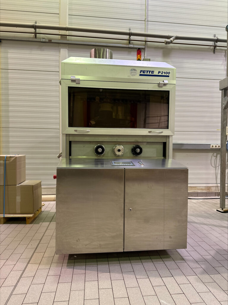 Fette P2100 Tablettenpresse gebraucht kaufen | Jandl PharmaTech